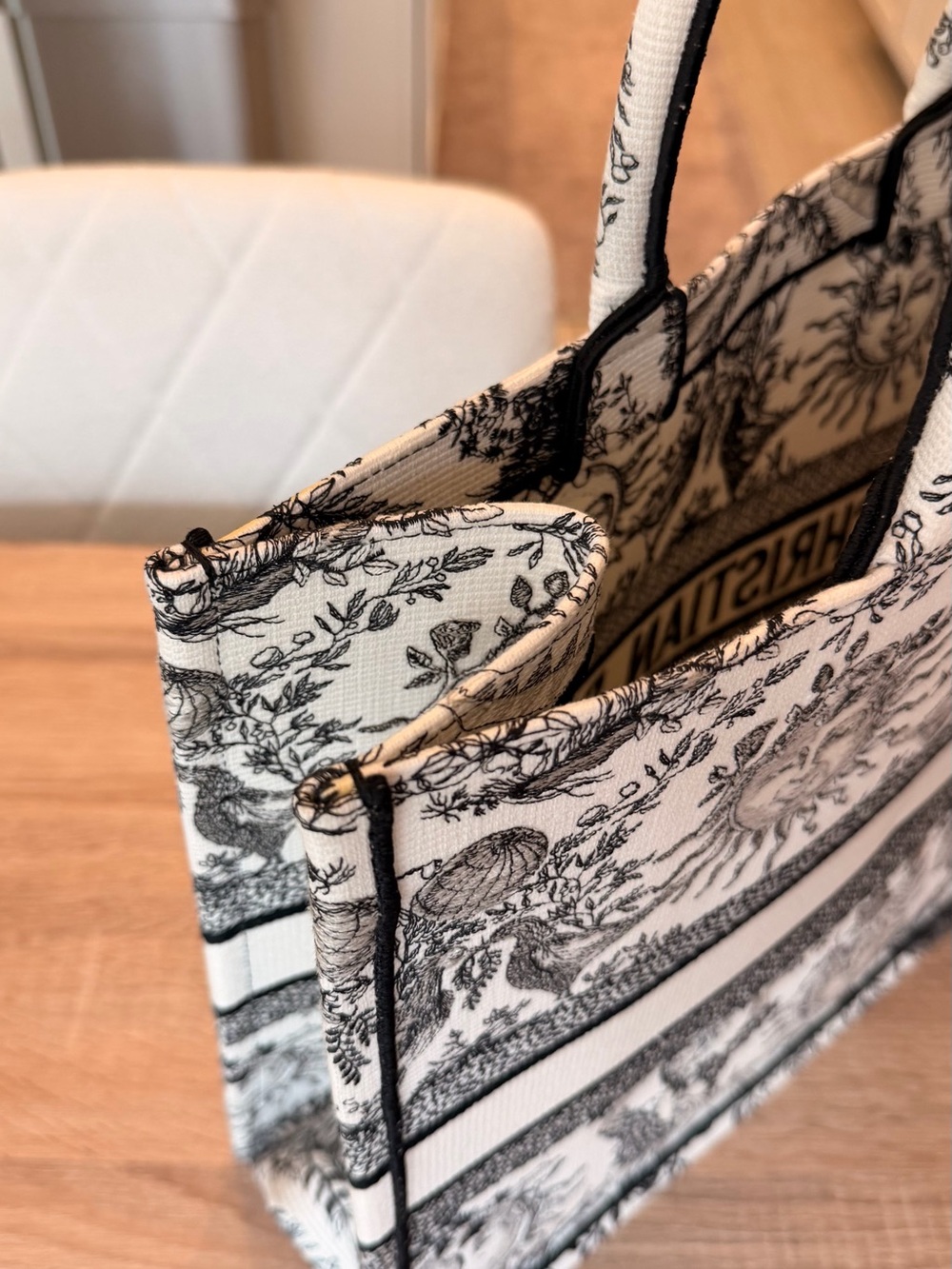 Dior Cream and Black Toile de Jouy Book Tote - Picture 12 of 13